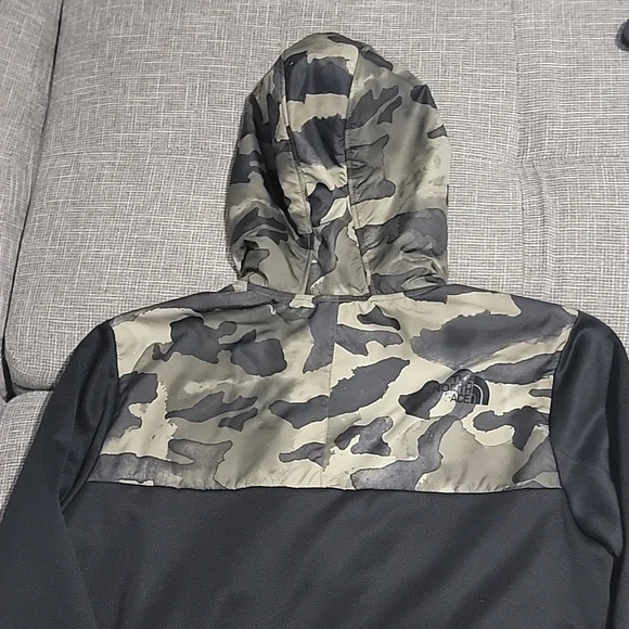 North Face Camo Hoodie medium - Picture 5 of 8